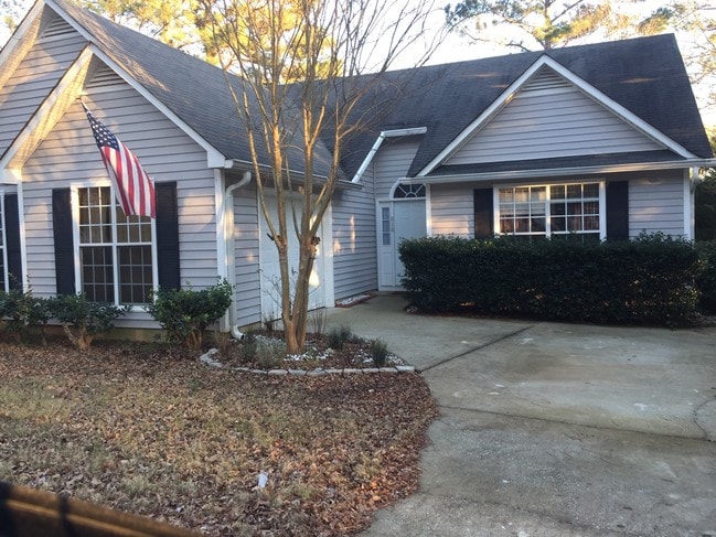 Building Photo - 818 Bentley Dr