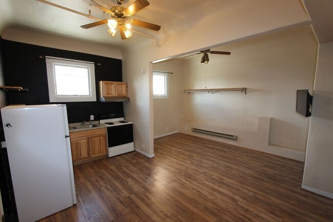 Building Photo - Downtown Flagstaff Condo – Modern Living A... Unit # 305