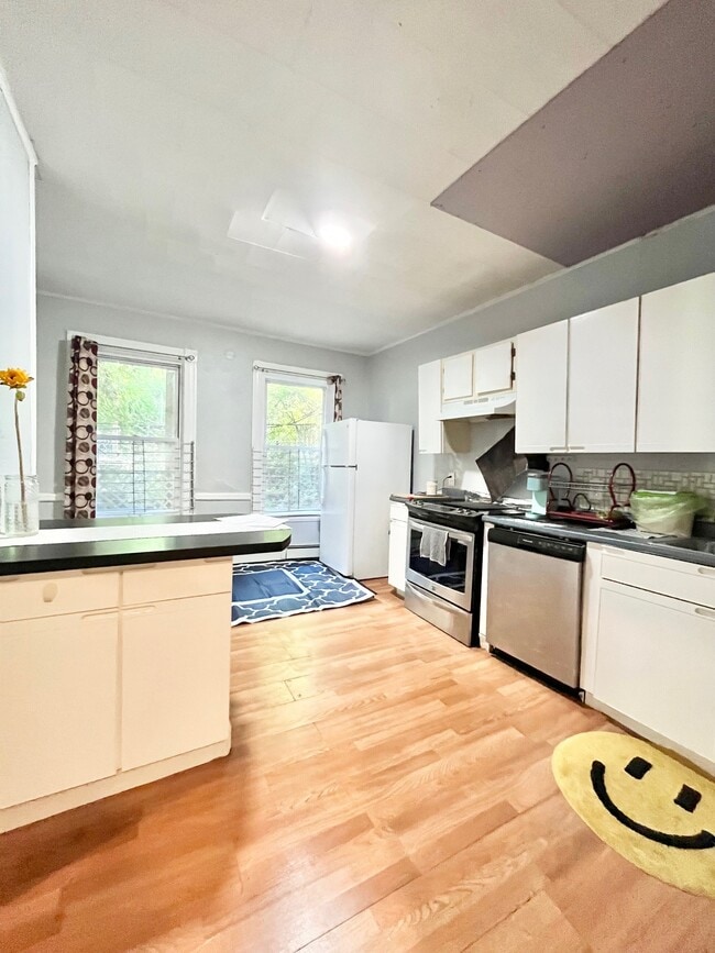 Building Photo - 36 Calumet St Unit 1