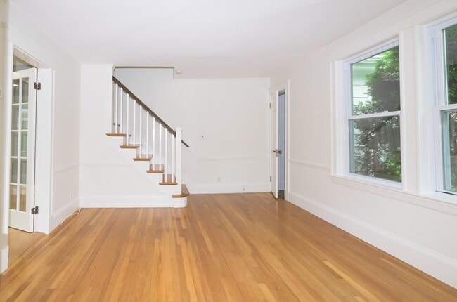 Photo - 24 Oak St