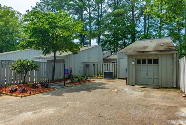 Building Photo - 109 Mallard Cove