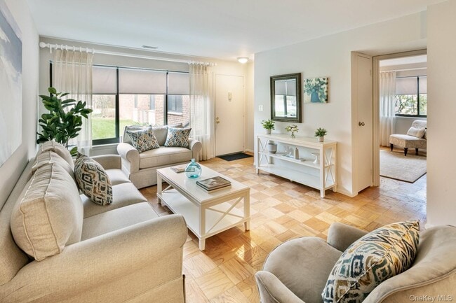 Photo - 44 NY-25A Unidad 308