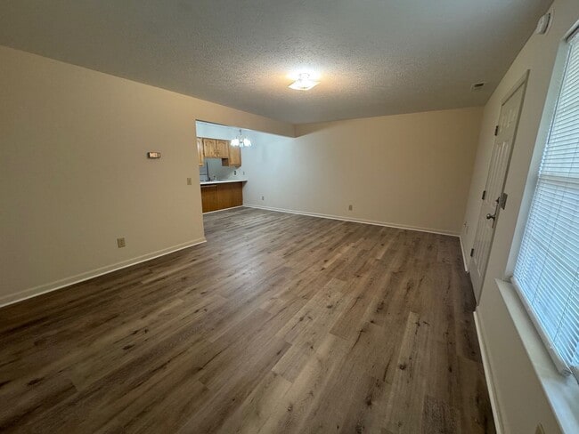 Photo - One level 2 Bedroom Apartment