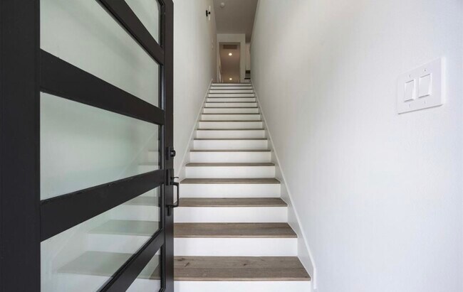 Photo - 8021 Cora St