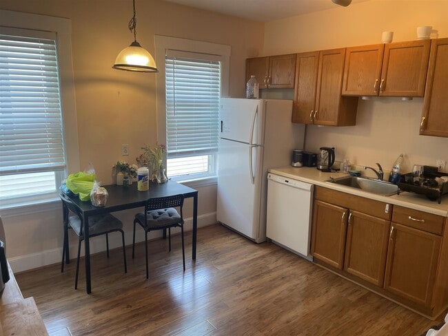 Photo - 67 Easton St Apartments Unit 3