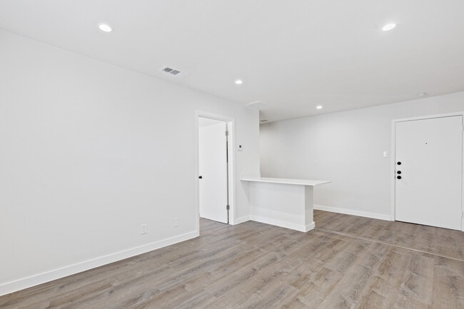 Photo - Rawlins Chateau