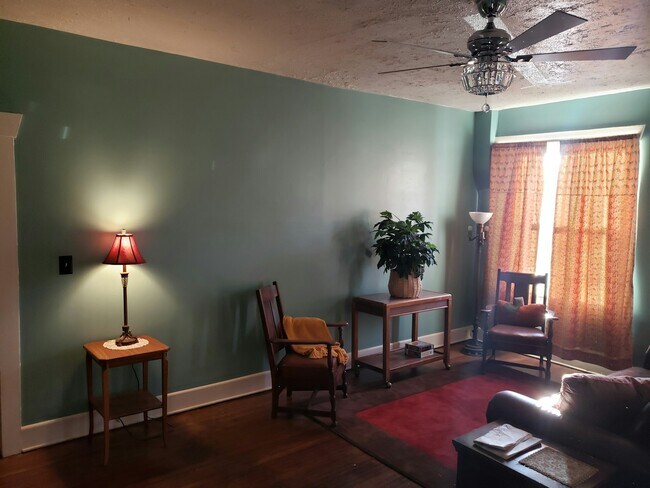 Photo - 1428 W Dean Ave Unidad 01 - 1 Bed, 1 Bath