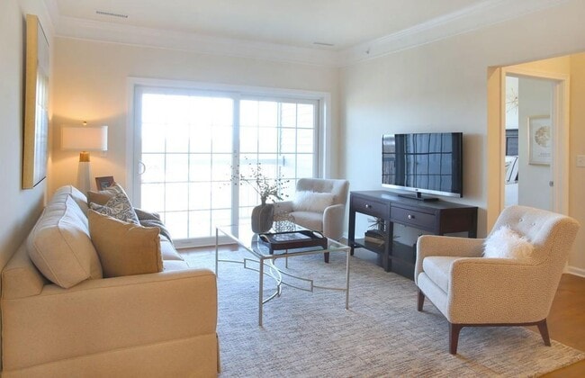 Building Photo - 110 Trotter Rd Unit 302