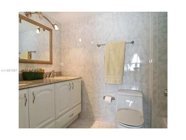 Photo - 2301 Collins Ave Unidad 2301 Collins Av # 737