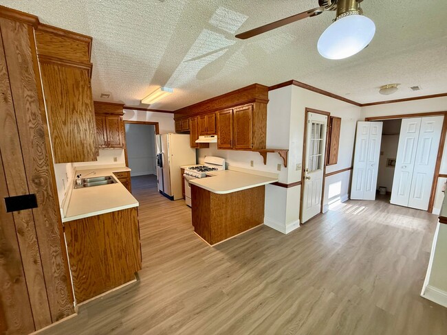 Photo - Charming Brick Home in Rembert!