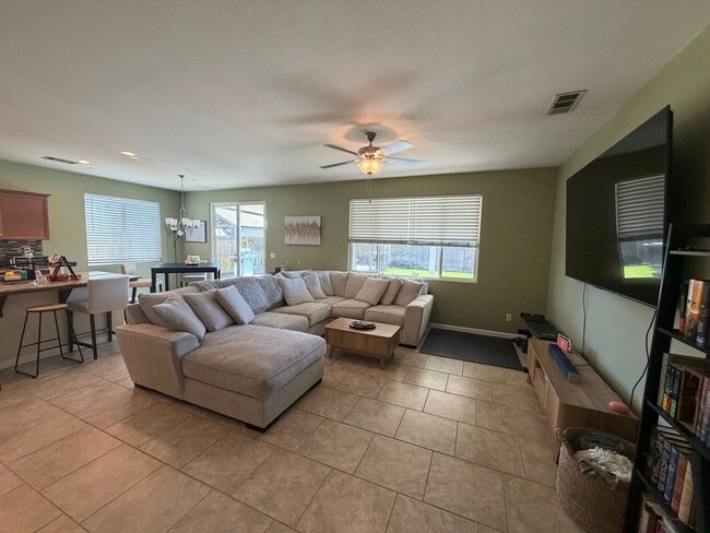 Photo - Adorable 3 Bedroom, 2 Bathroom Home in a Quiet North Hanford Neighborhood