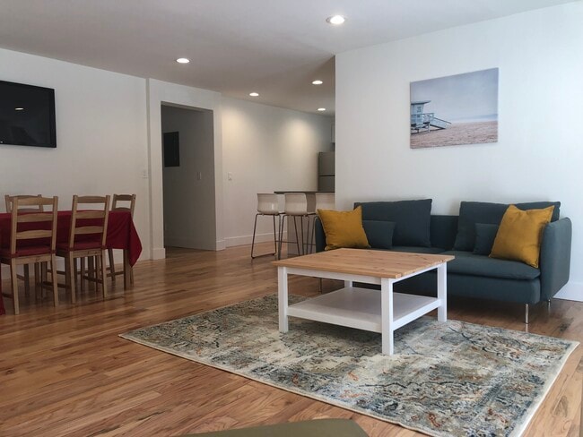 Photo - 2060 San Antonio