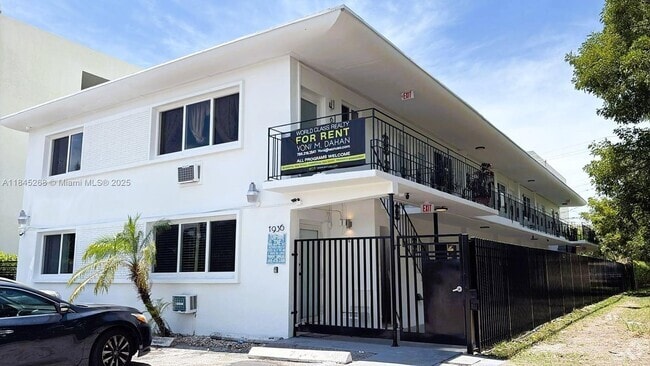Building Photo - 1936 Normandy Dr Unit 10 Rental