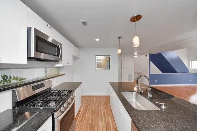 Photo - 1428 Bailey St