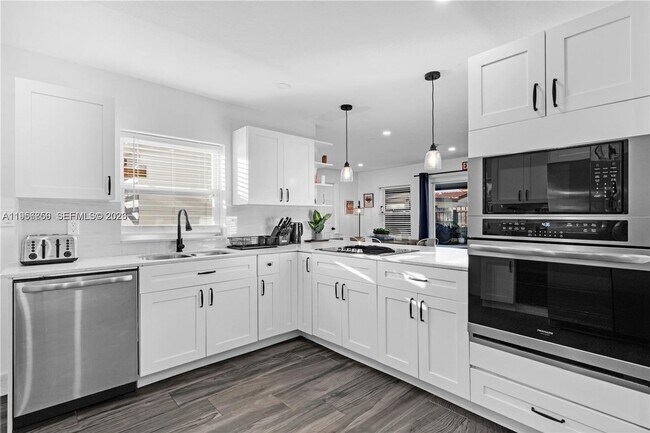 Photo - 6661 Freedom St