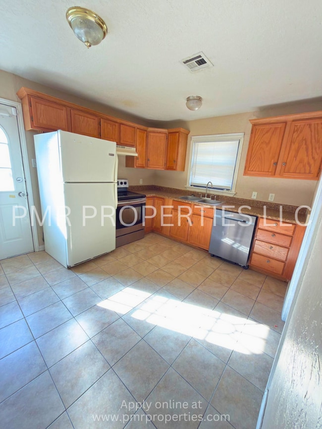 Photo - 2 Bedrooms/1 Bathroom House