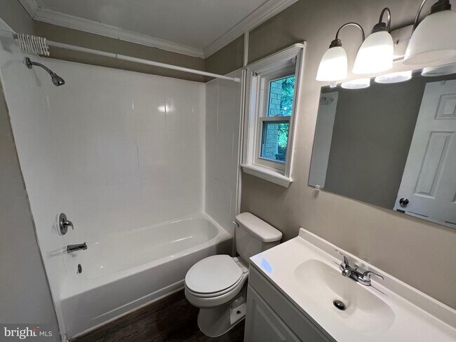 Photo - 18402 Cedar Dr Unit A