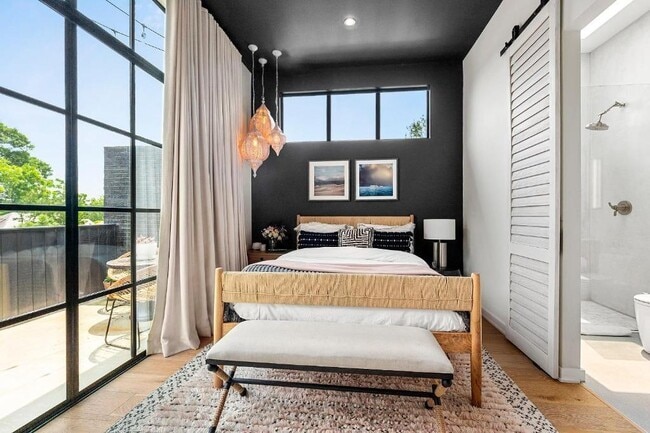 Photo - 1008 Albion Ave NE