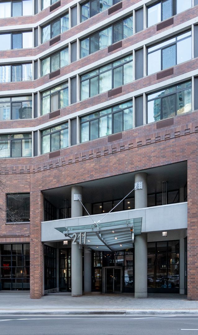 Streeterville Upgraded 2b/2b High-rise Condo - Streeterville Upgraded 2b/2b High-rise Condo Unit #1016