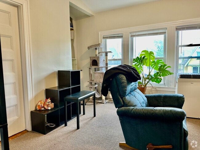Building Photo - 18 Orkney Rd Unit 3 Rental