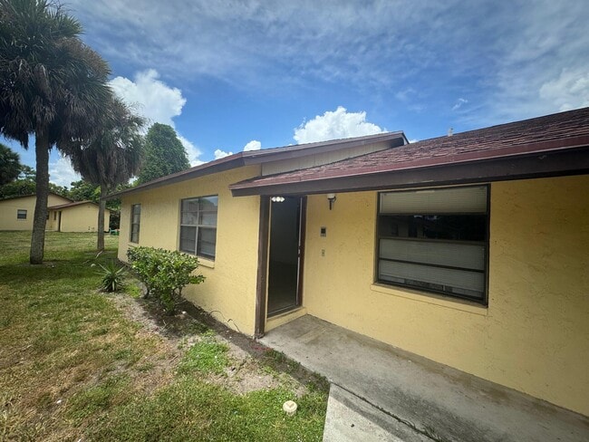 Building Photo - 403 Glenwood Dr Rental