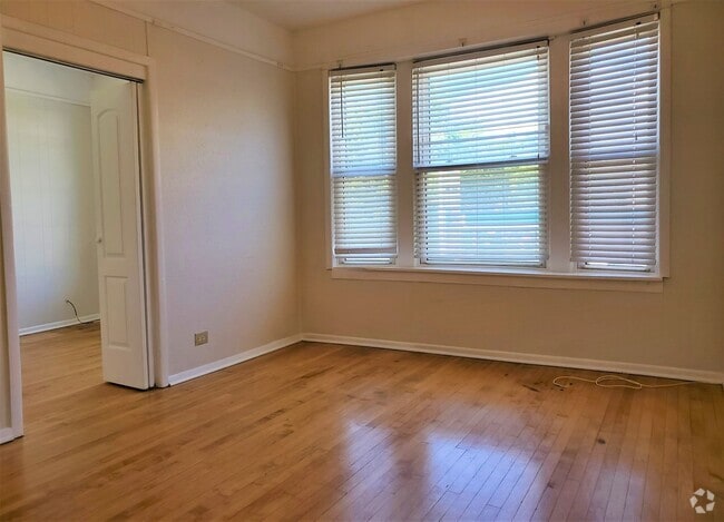 Building Photo - 4637 N Damen Ave Unit 2SW Rental