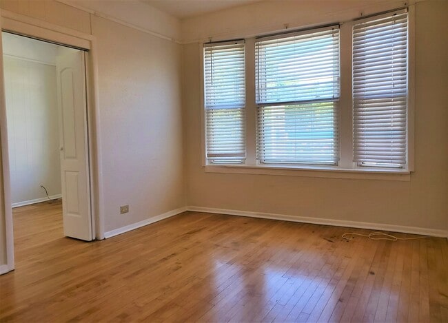 Photo - 4637 N Damen Ave Apartment Unit 2SW