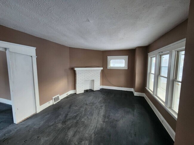 Photo - 4291 E 114th St Unidad 2