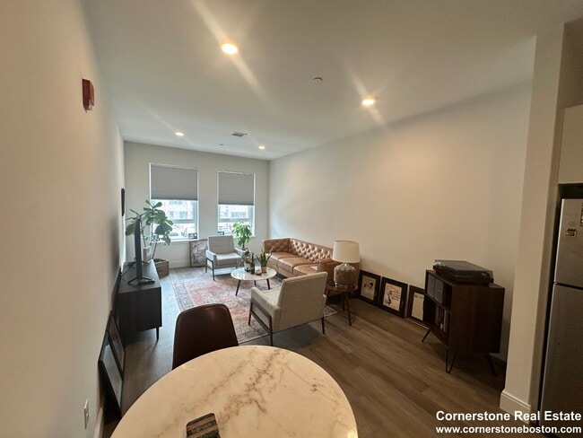 Photo - 1085 Dorchester Ave Apartments