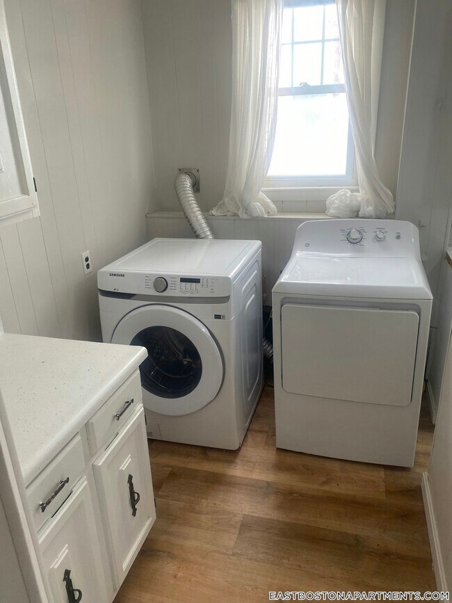 Photo - 31 Falcon St Unidad 1