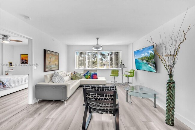 Photo - 9525 Weldon Cir Unit H305