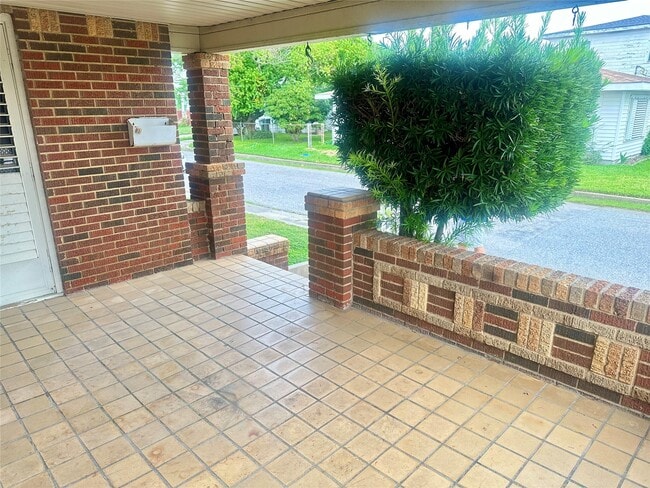 Photo - 3828 Avenue S 1/2