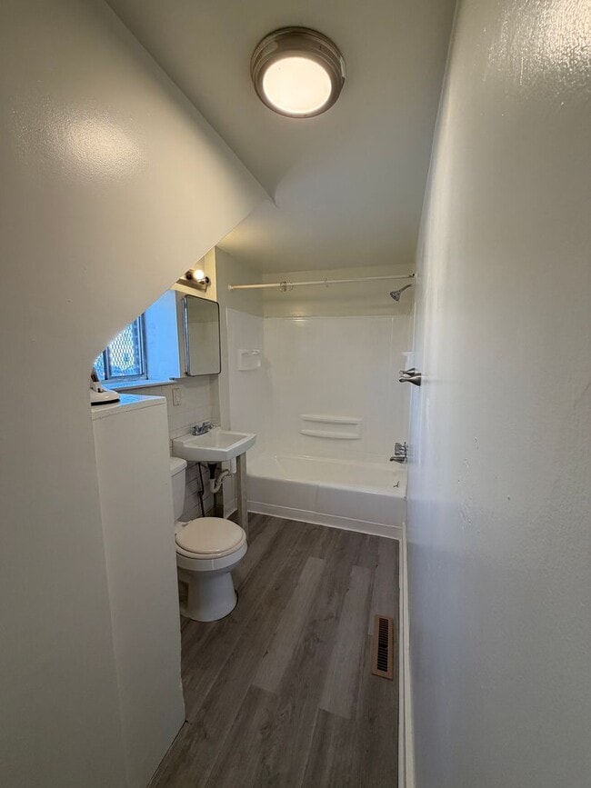 Photo - 717 W Market St Unit A