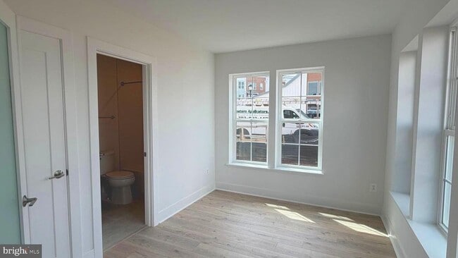 Photo - 2106 Henson Norris St