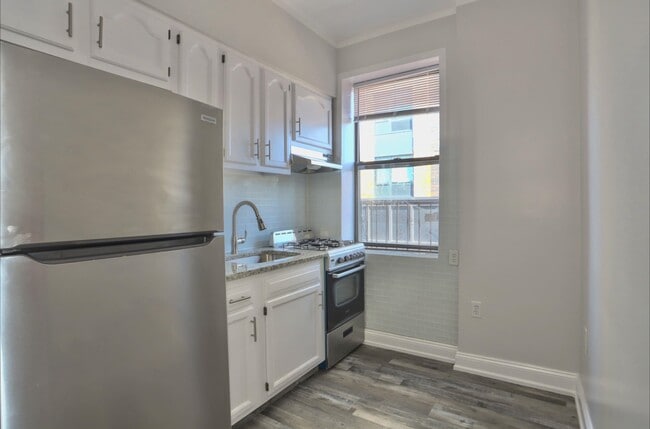 Building Photo - 4901 Murphy Pl Unit 19 Rental