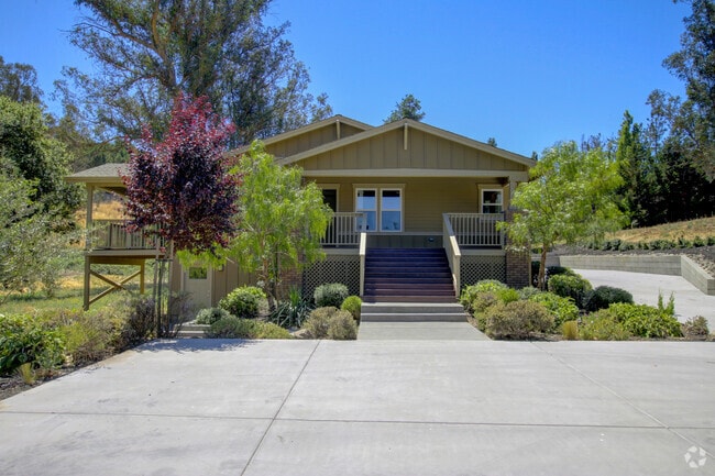 Building Photo - Country Property~West Petaluma~Keep horses... Rental