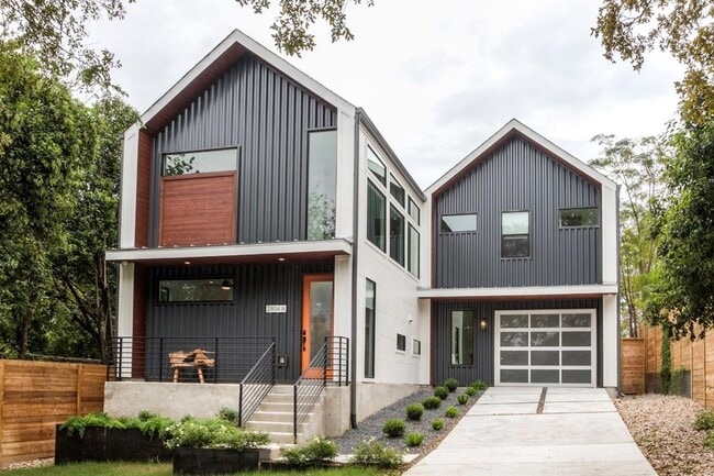 Photo - 2804 E 22nd St