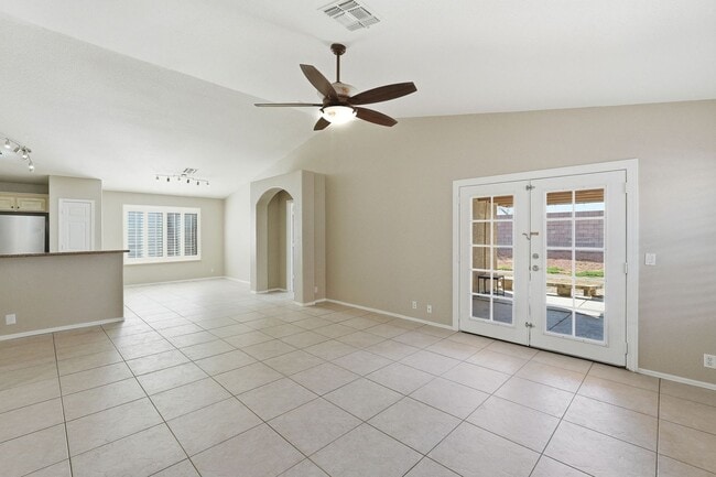 Photo - Three bedrooms PLUS Den! Ready to Move In