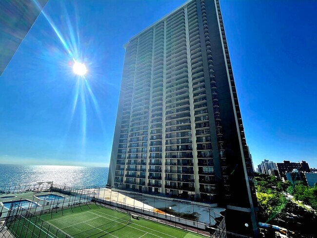 Building Photo - 6007 N Sheridan Rd Unit 17DF Rental