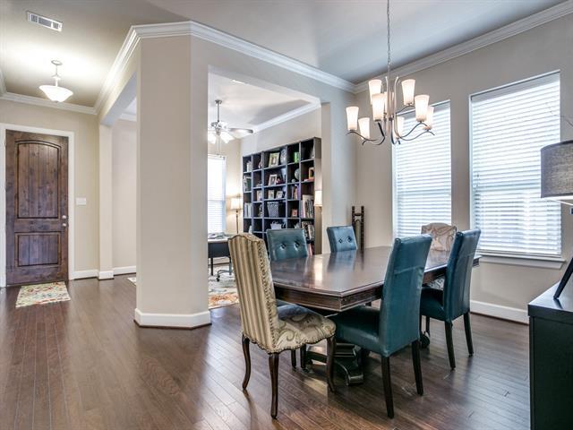 1010 Crystal Oak Ln