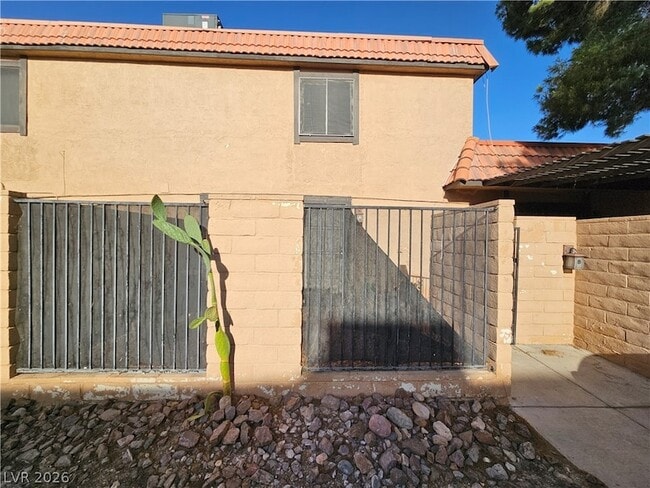 Photo - 311 Brookside Ln Unit B