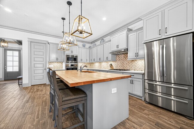 Photo - 2072 Laurie Darlin Dr