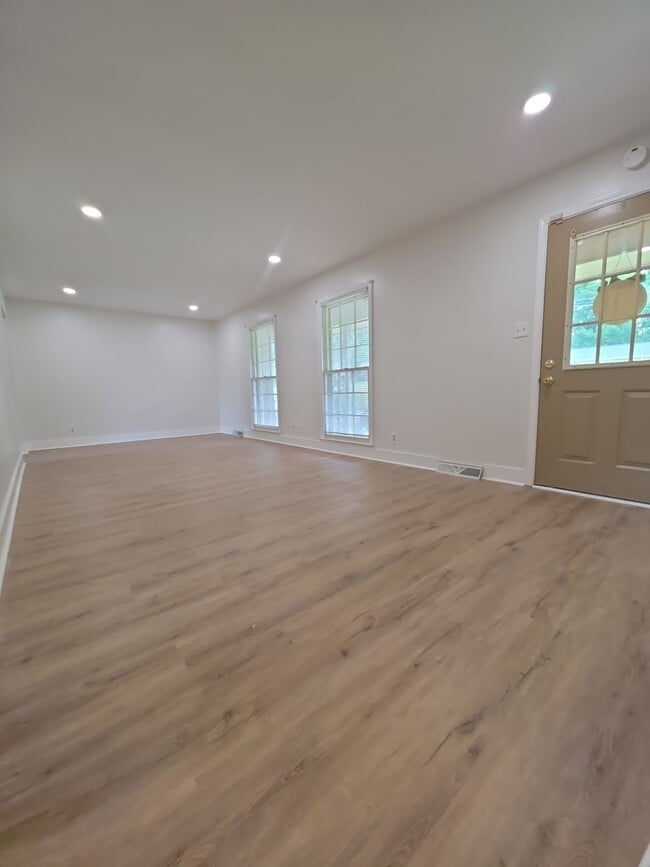 Photo - 2613 Skyline Dr NW