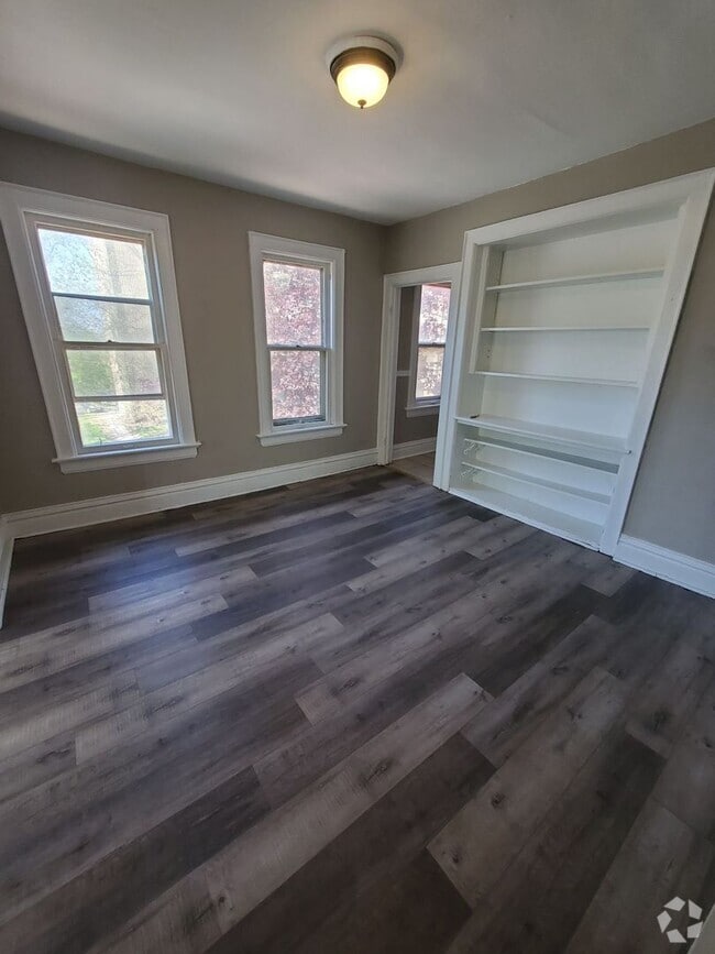 Building Photo - 600-602 S. 28th St. - Duplex Unit 602 Upper Rental