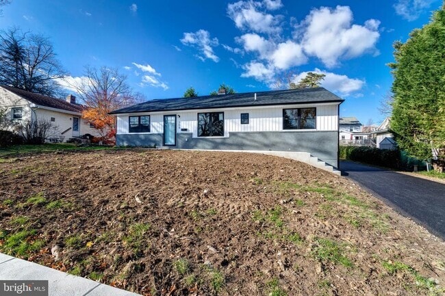 Building Photo - 308 Lenox Rd Rental