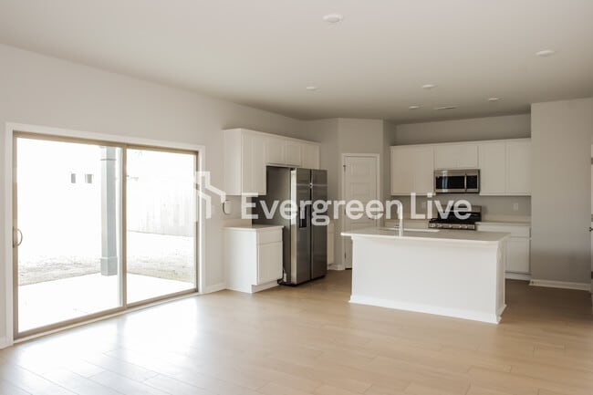 Photo - 28599 Halford Dr