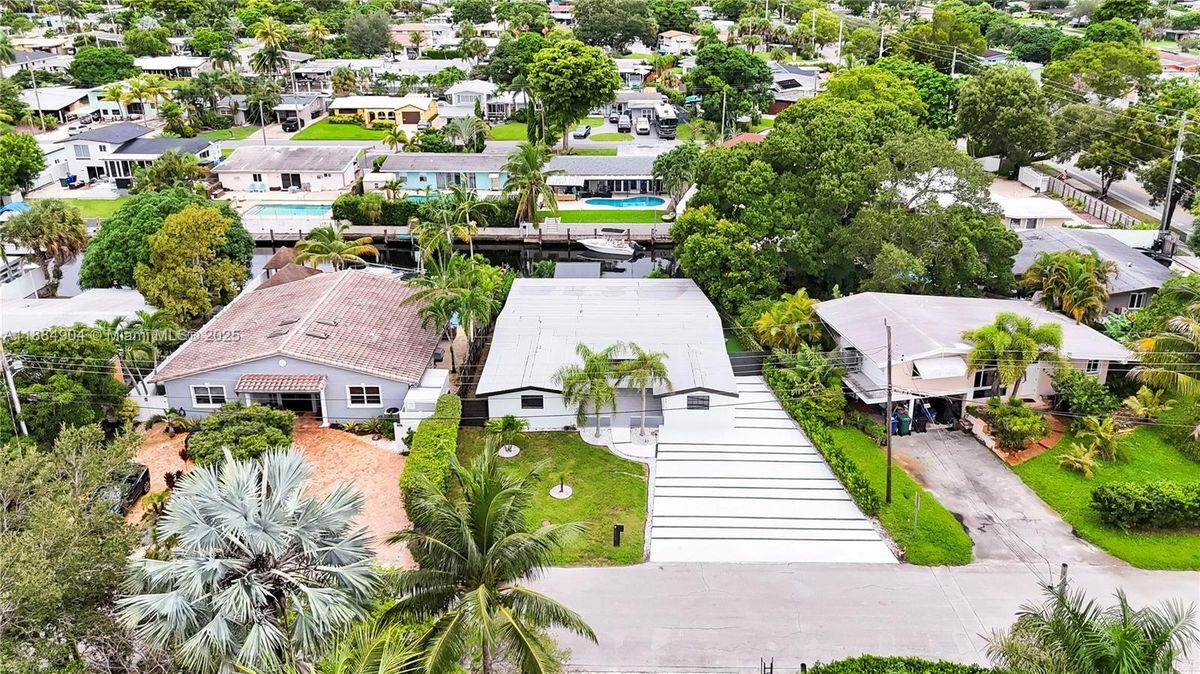 Photo - 2413 Gulfstream Ln