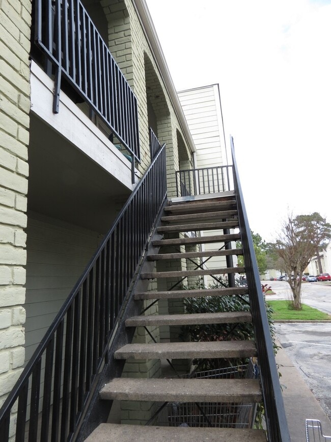 Photo - 2 bedroom condo - Updated!