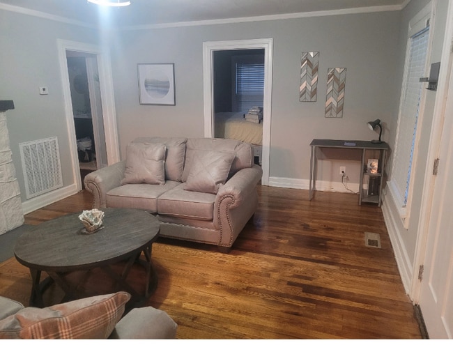 Photo - 5708 St Elmo Ave