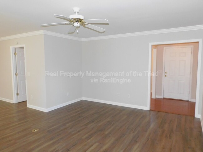 Photo - 5609 Wellsley Dr W
